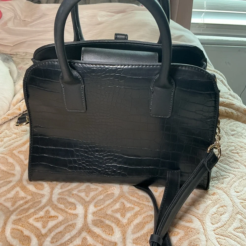 Nine West Black Croc-Embossed Satchel 🖤
